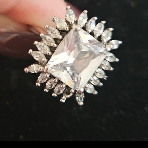 Ladies Rings - Picture 2 of 5